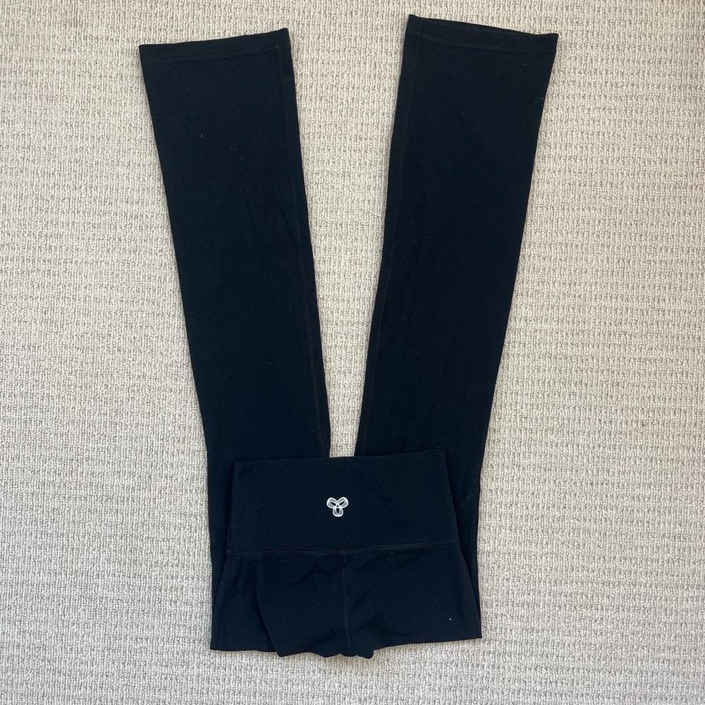 Black TNA Flare leggings